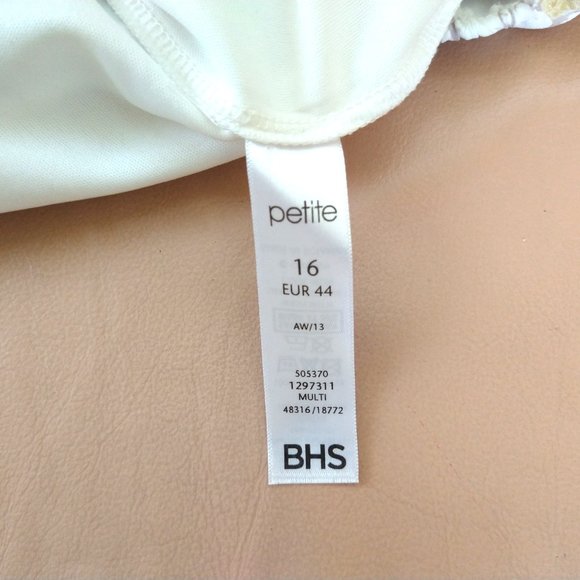 NWOT-BHS White Floral Boho Gypsy Top - Picture 12 of 12